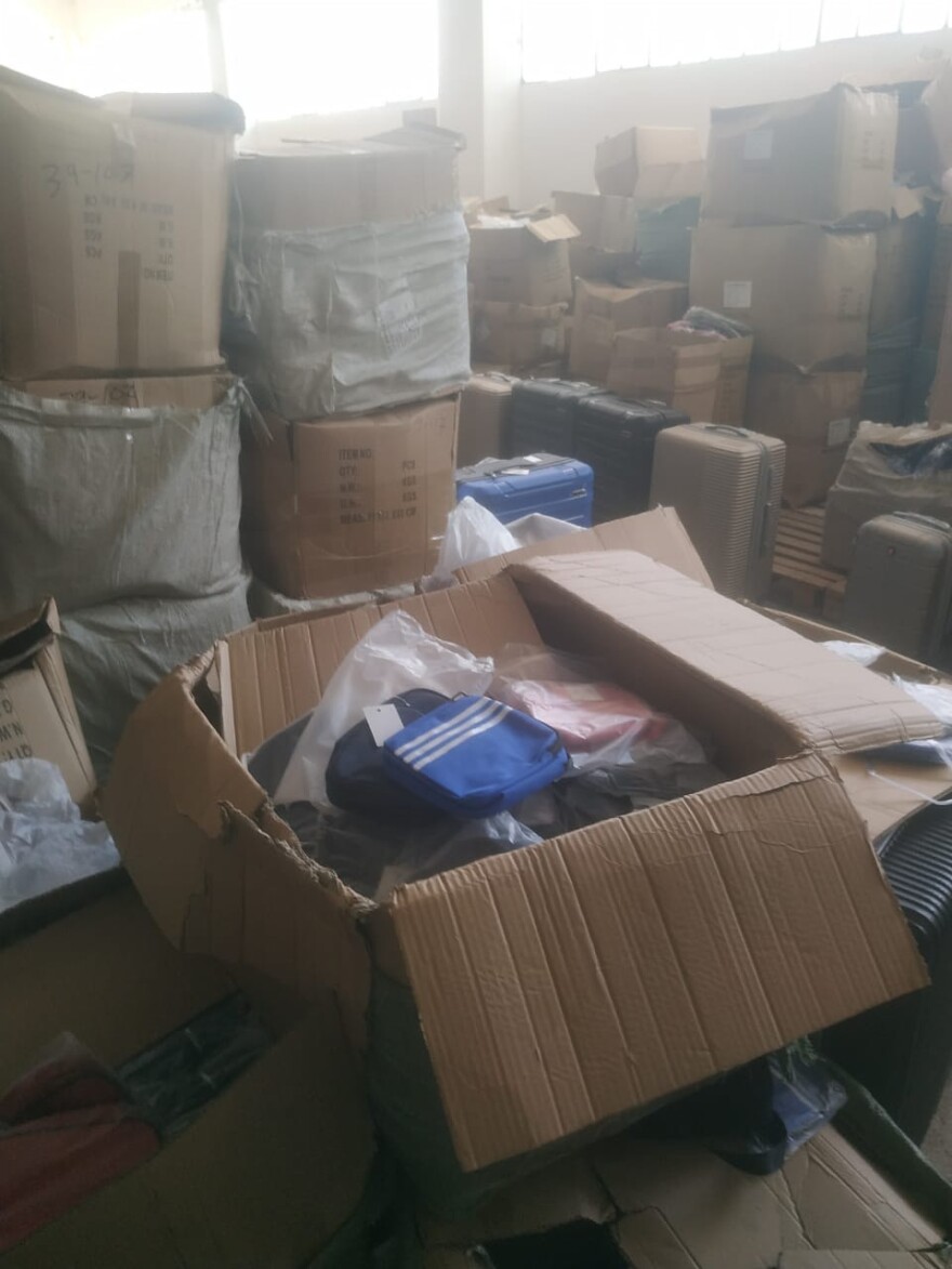 «Σαφάρι» κατά του παρεμπορίου στο κέντρο της Αθήνας και το Περιστέρι - Δείτε φωτογραφίες