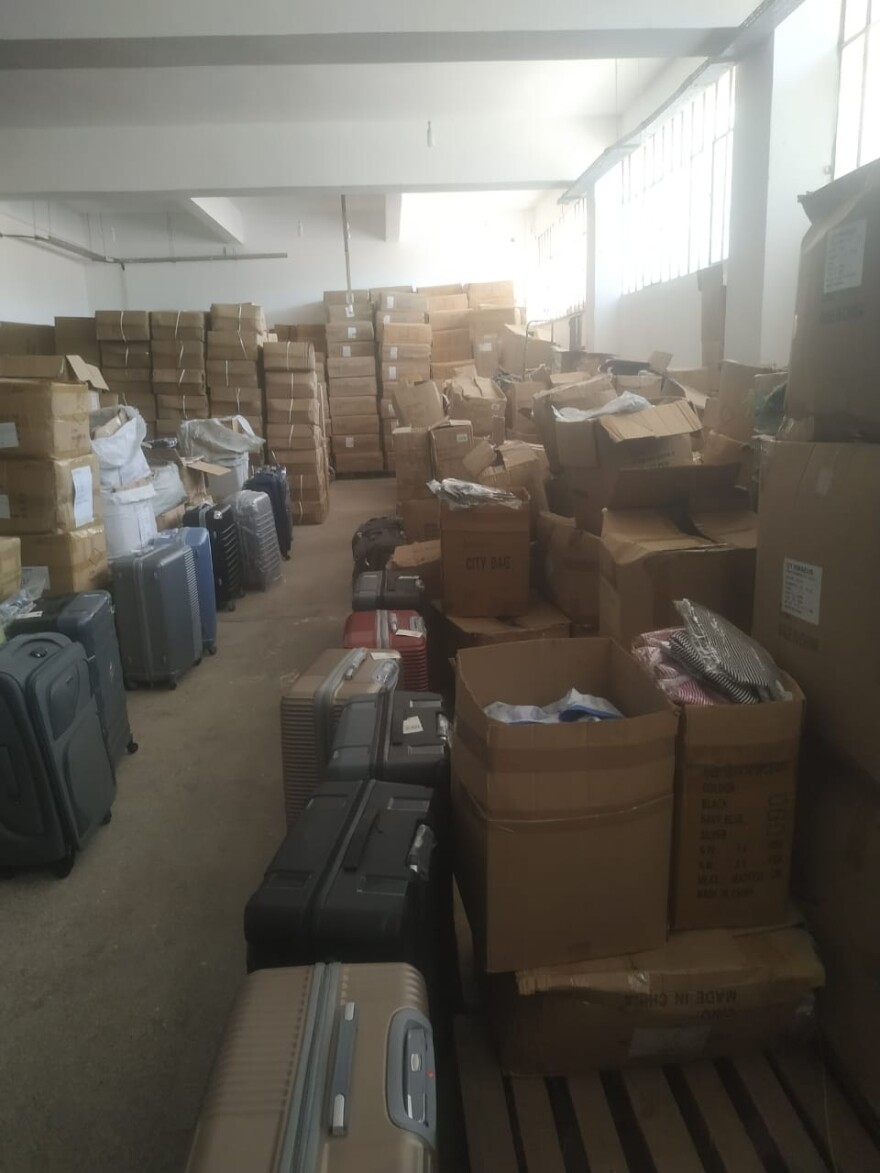 «Σαφάρι» κατά του παρεμπορίου στο κέντρο της Αθήνας και το Περιστέρι - Δείτε φωτογραφίες