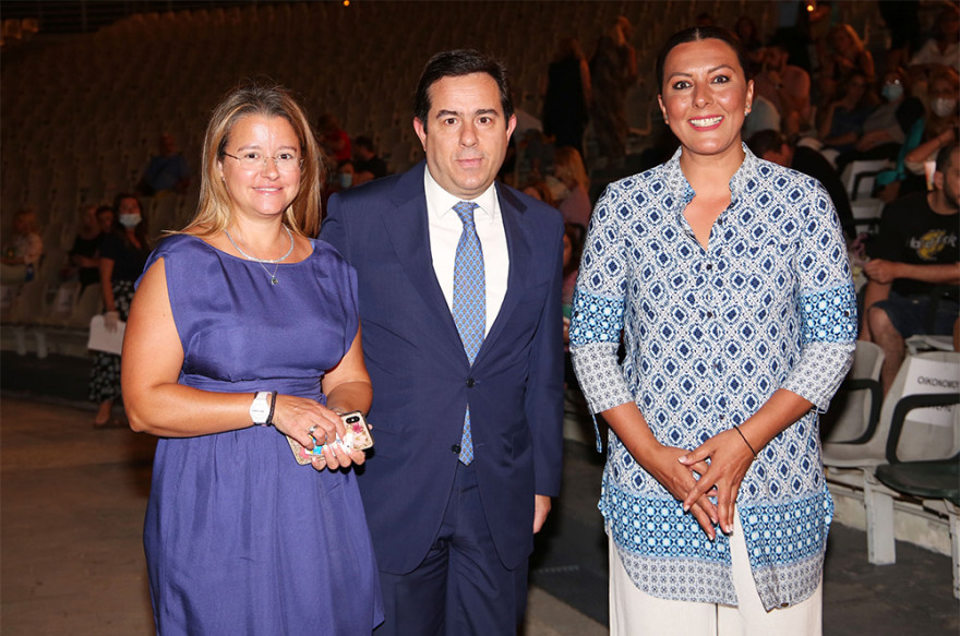 «Δάφνες και Πικροδάφνες»: Πρεμιέρα για τον Πέτρο Φιλιππίδη και τον Τάσο Χαλκιά 