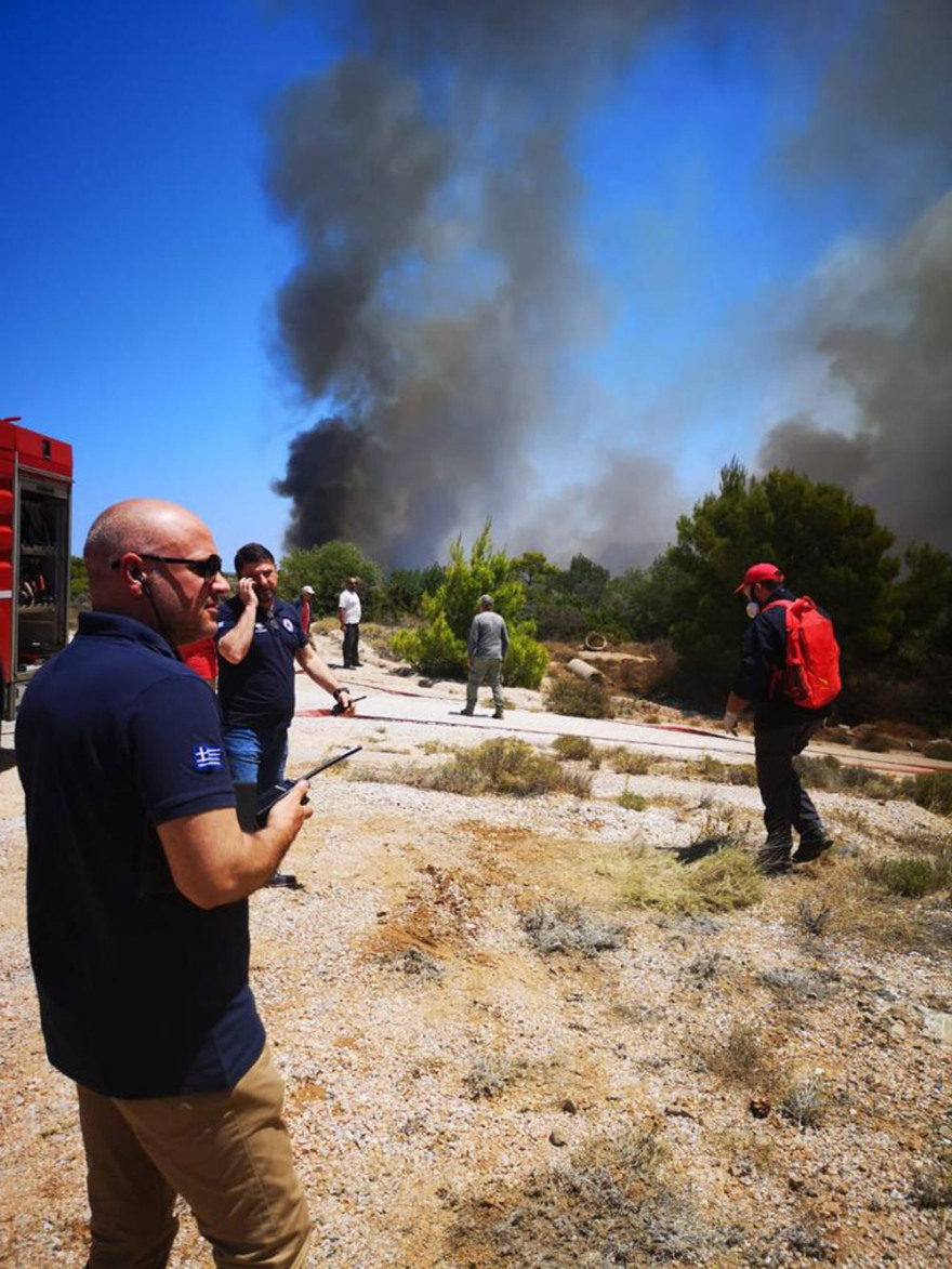 Φωτιά στο Λαύριο: Εκκενώνονται προληπτικά τέσσερις οικισμοί - Δείτε φωτογραφίες