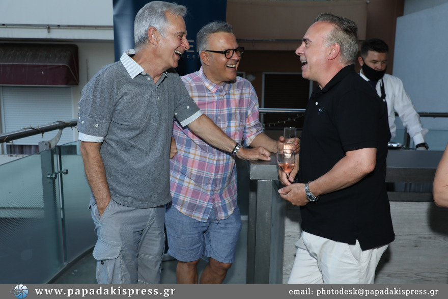 «Το φιλί του Θεού»: Οι διάσημοι καλεσμένοι στην παρουσίαση του πρώτου βιβλίου της Έλενας Χατζηαλεξάνδρου