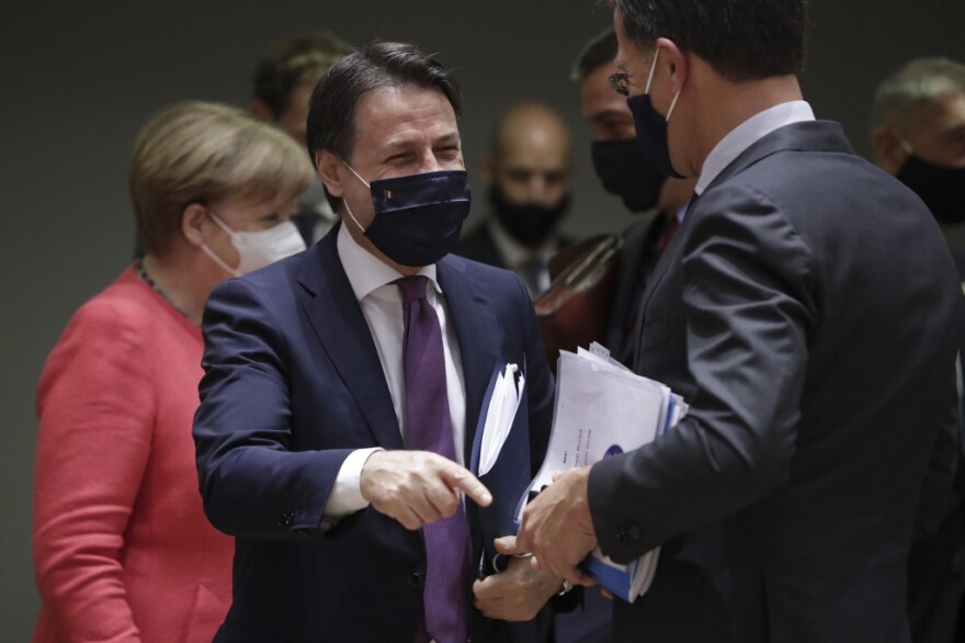 Σύνοδος Κορυφής: Ποιοι ηγέτες φόρεσαν καλύτερα τη μάσκα τους- Ο «βαθμός» του Κυριάκου Μητσοτάκη 