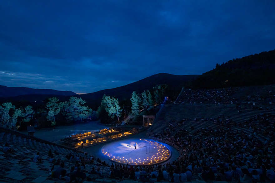 «Μάγεψε» ο Λεωνίδας Καβάκος στη δυναμική πρώτη της Επιδαύρου - Δείτε φωτογραφίες