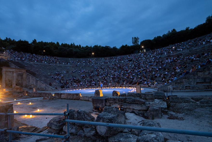 «Μάγεψε» ο Λεωνίδας Καβάκος στη δυναμική πρώτη της Επιδαύρου - Δείτε φωτογραφίες