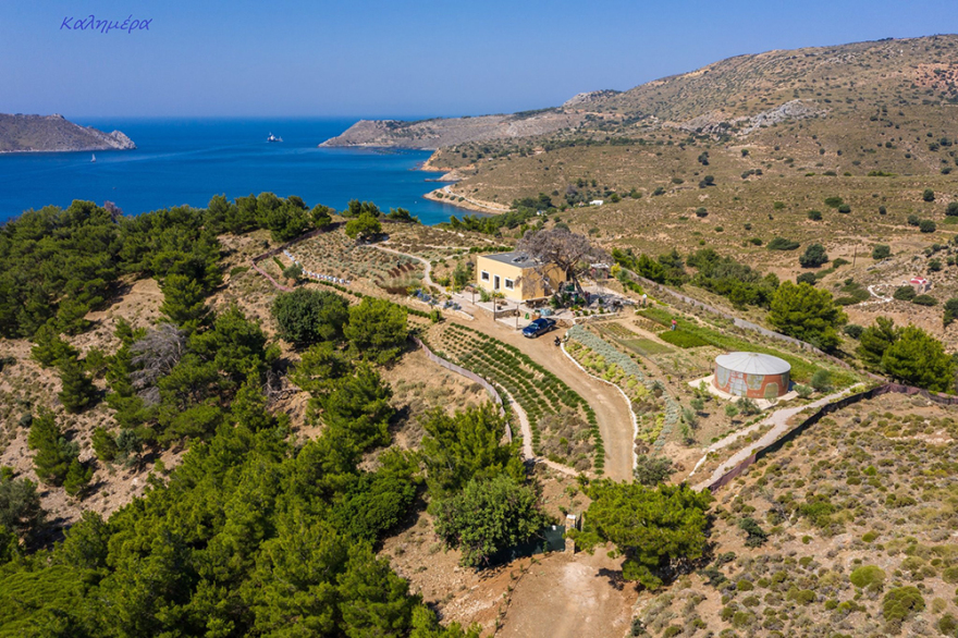 Ένας «στρατώνας» γεμάτος χρώματα και αρώματα στη Λέρο