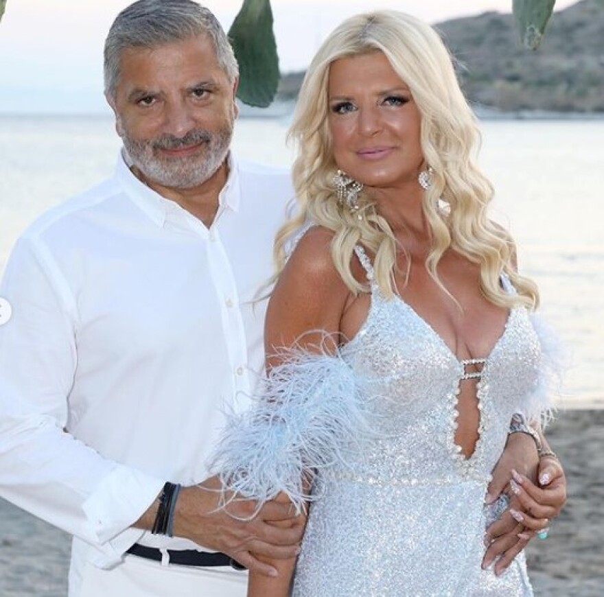 Χορεύοντας στην άμμο: Φωτογραφίες και βίντεο από το πάρτι για την ονομαστική γιορτή της Μαρίνας Πατούλη