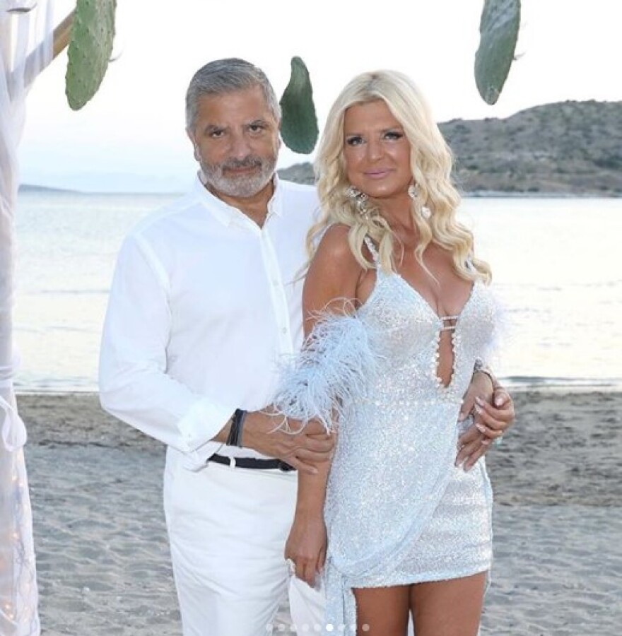 Χορεύοντας στην άμμο: Φωτογραφίες και βίντεο από το πάρτι για την ονομαστική γιορτή της Μαρίνας Πατούλη