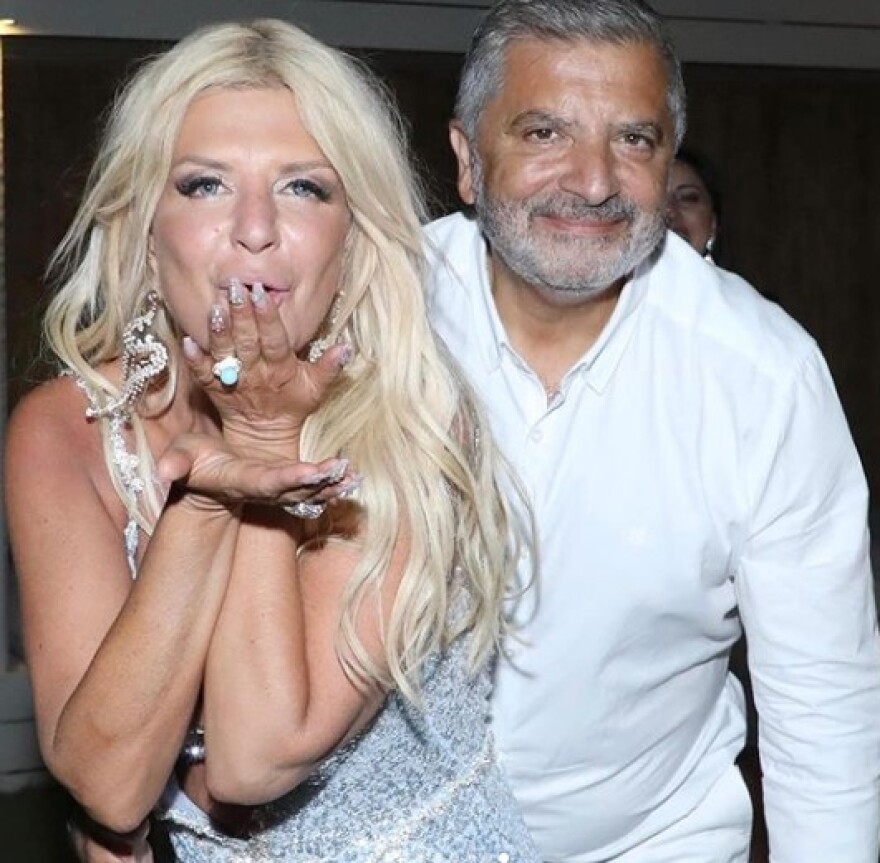 Χορεύοντας στην άμμο: Φωτογραφίες και βίντεο από το πάρτι για την ονομαστική γιορτή της Μαρίνας Πατούλη