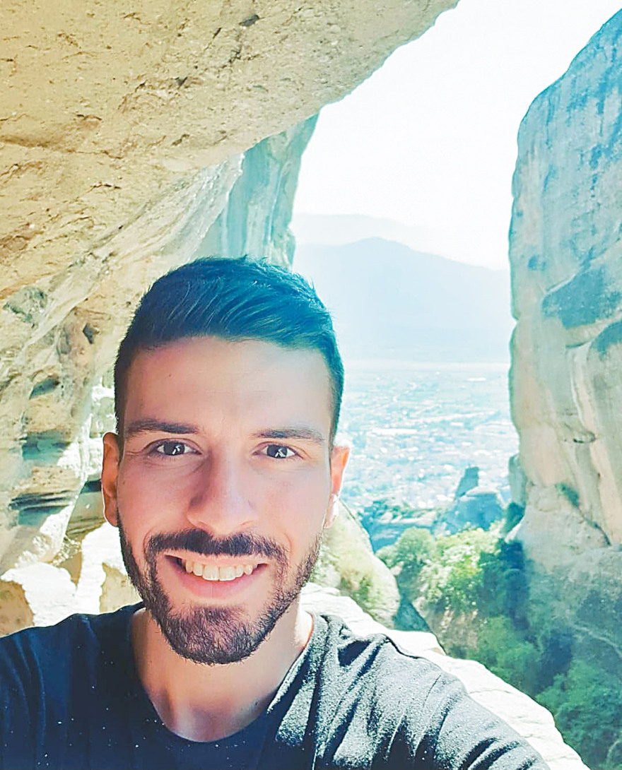 ΜέΡΑ 25 - Γιάνης Βαρουφάκης: Μπαντάνα και Δανάη έκαναν το κόμμα... κάμπριο