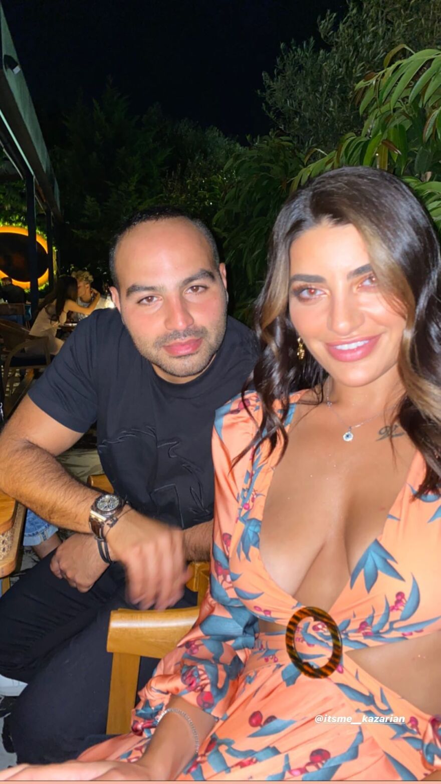 Μαρία Καζαριάν: Γενέθλια με... αβυσσαλέο ντεκολτέ και πάρτι σε σκάφος 