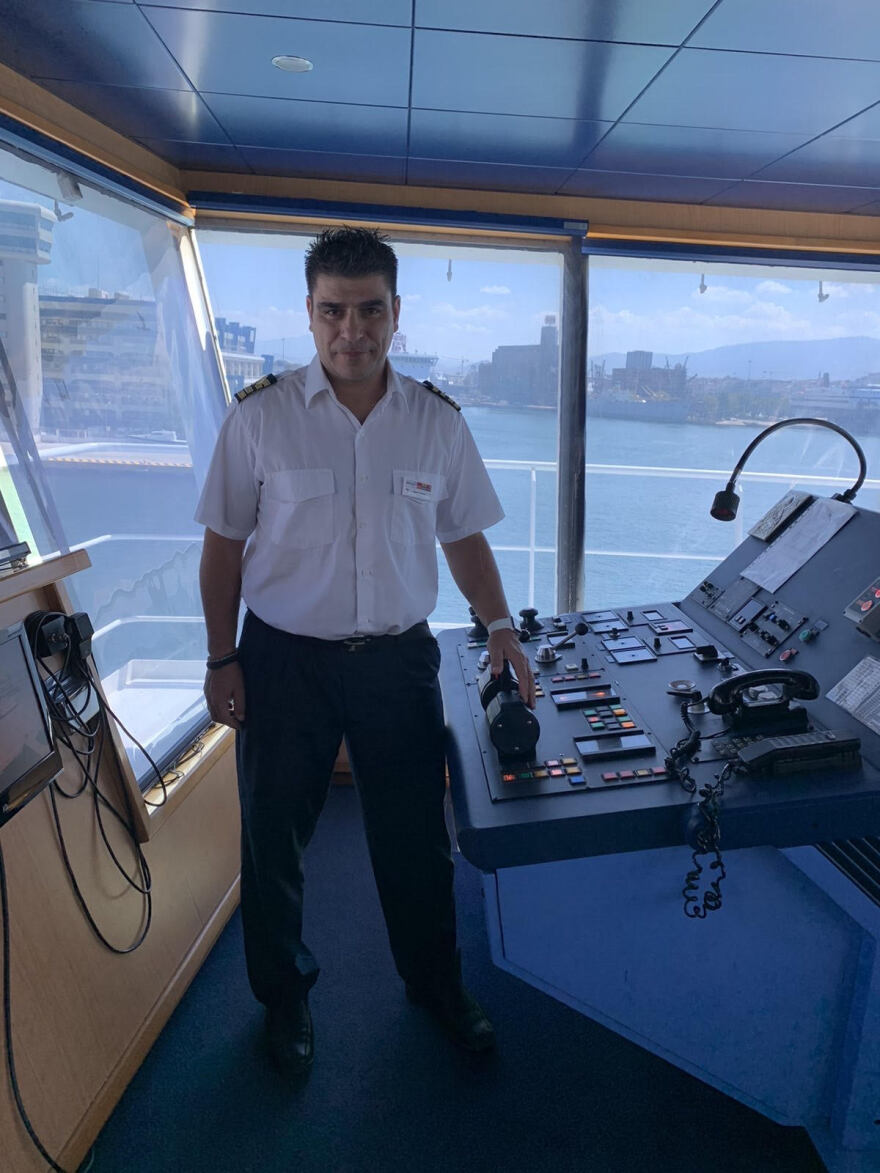 Ο καπετάνιος-«μαιευτήρας» του Blue Star Chios ξεγέννησε έγκυο εν πλω