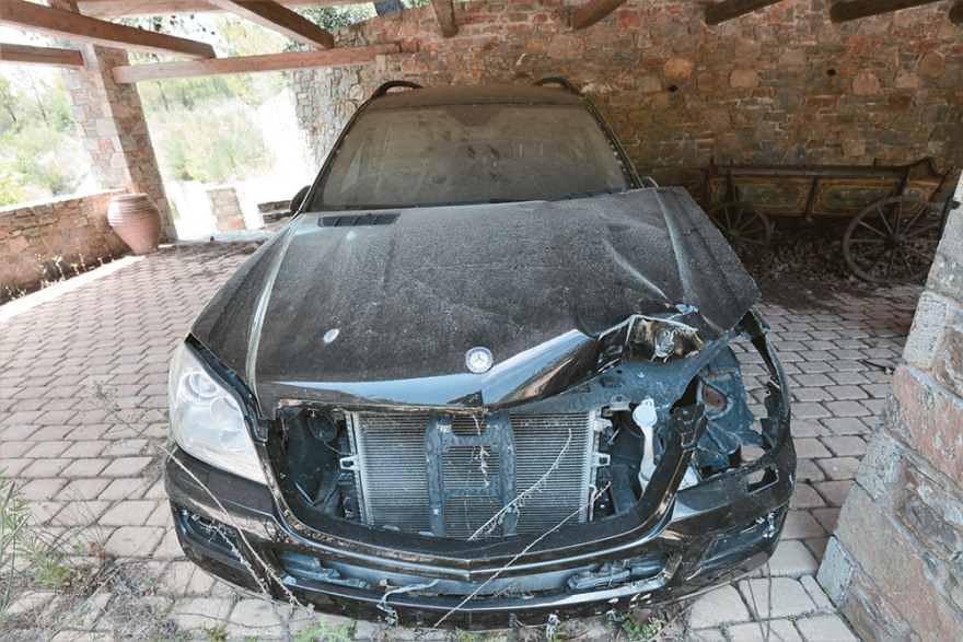 Ρημάζει το ράντσο του Βγενόπουλου στην Πάρνηθα  - Δείτε φωτογραφίες