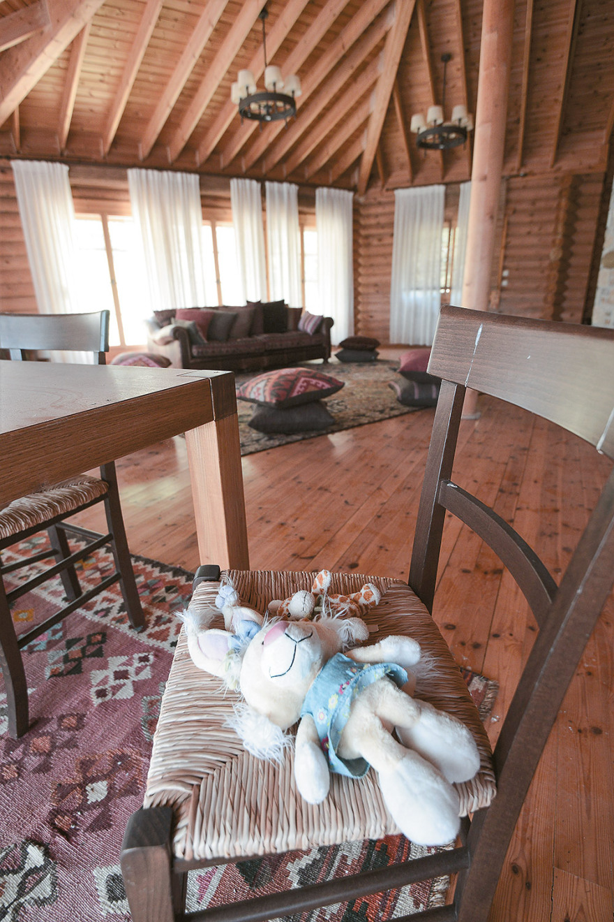 Ρημάζει το ράντσο του Βγενόπουλου στην Πάρνηθα  - Δείτε φωτογραφίες