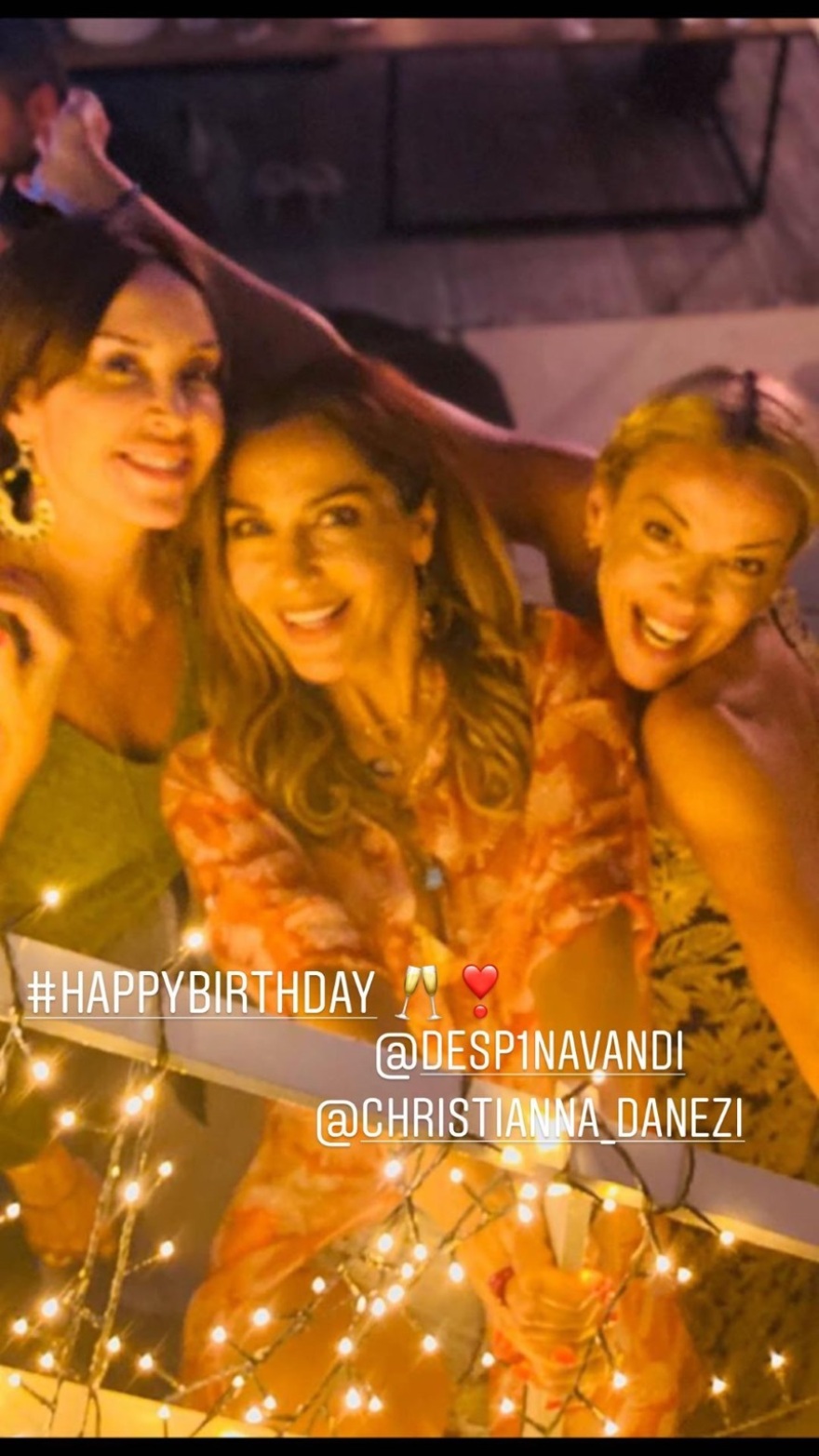 Δέσποινα Βανδή: Το πάρτι για τα γενέθλιά της με τούρτα... «Scrabble» 