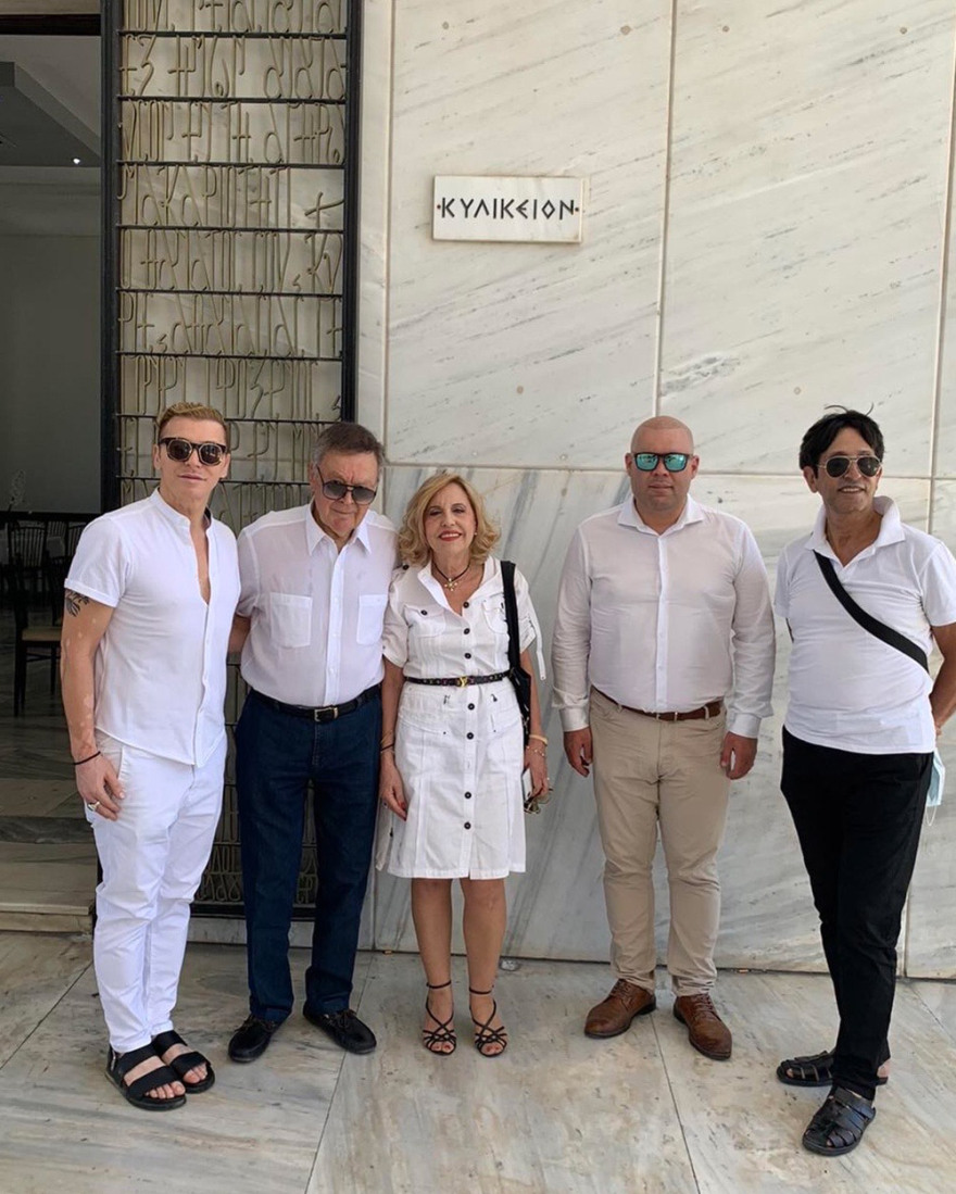 Αλίκη Βουγιουκλάκη: Ποιοι βρέθηκαν στο ετήσιο μνημόσυνο - Δείτε φωτογραφίες  