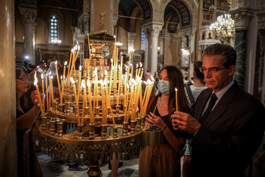 Ο Ακάθιστος Ύμνος στη Μητρόπολη - Ιερώνυμος: Προσευχηθήκαμε να μην εξαπλωθεί η βαρβαρότητα