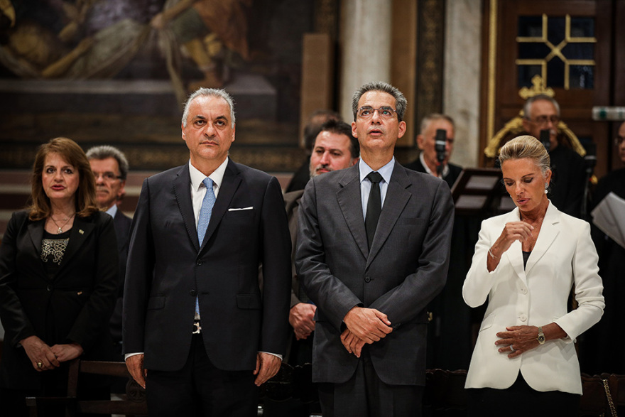 Ο Ακάθιστος Ύμνος στη Μητρόπολη - Ιερώνυμος: Προσευχηθήκαμε να μην εξαπλωθεί η βαρβαρότητα