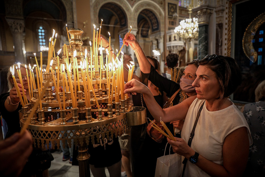 Ο Ακάθιστος Ύμνος στη Μητρόπολη - Ιερώνυμος: Προσευχηθήκαμε να μην εξαπλωθεί η βαρβαρότητα