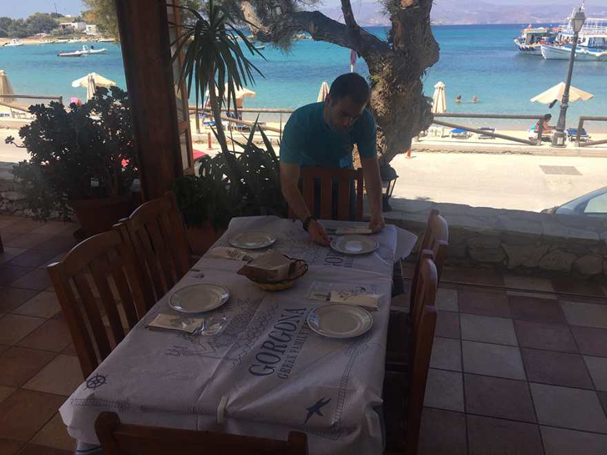 Νάξος: Ελπίζουν σε αυξήσεις κρατήσεων τον Αύγουστο- Σε δύσκολη φάση ο τουρισμός και τα τοπικά προϊόντα 