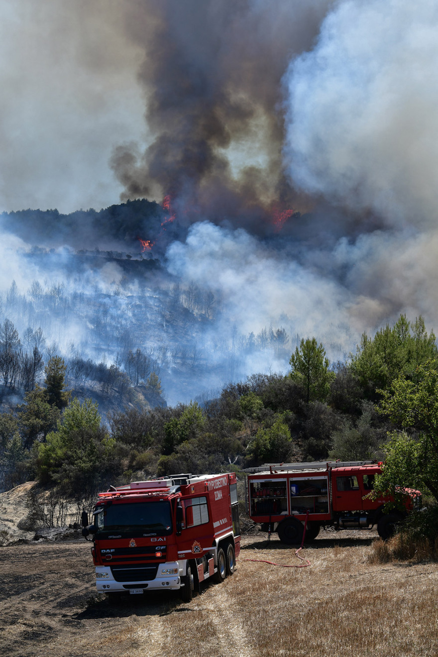 Ηλεία: Μαίνεται η φωτιά στην περιοχή Γραμματικό -  Δεν απειλούνται κατοικημένες περιοχές