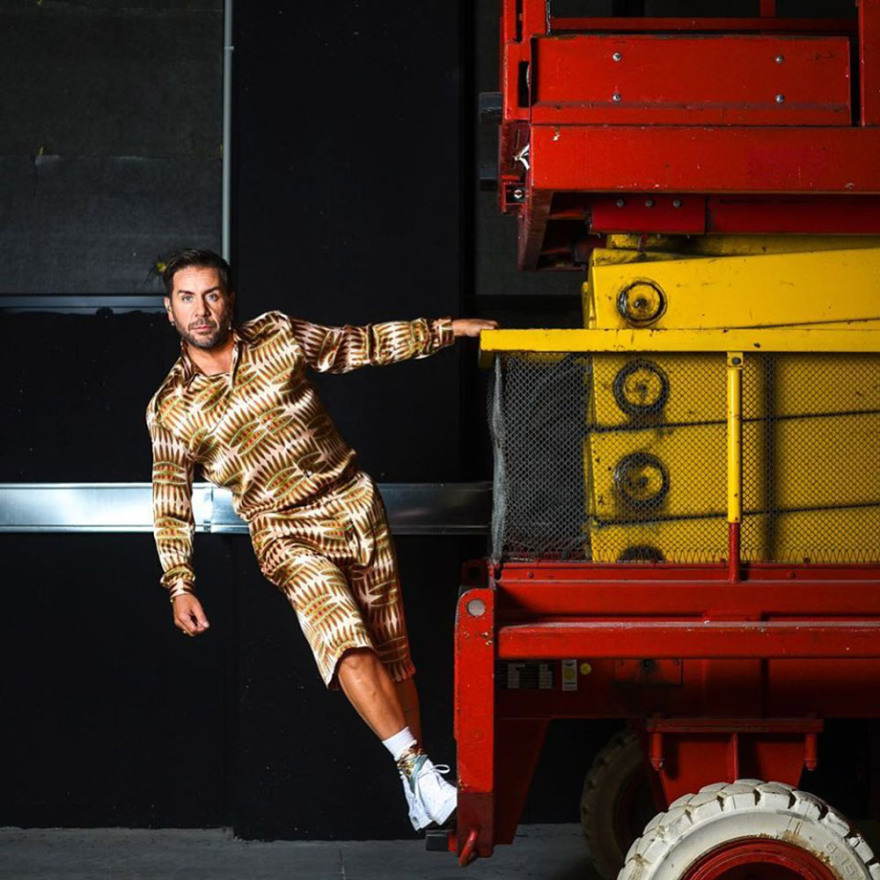 Γιώργος Μαζωνάκης: Το παιδί της νύχτας και οι ευαίσθητες χορδές του