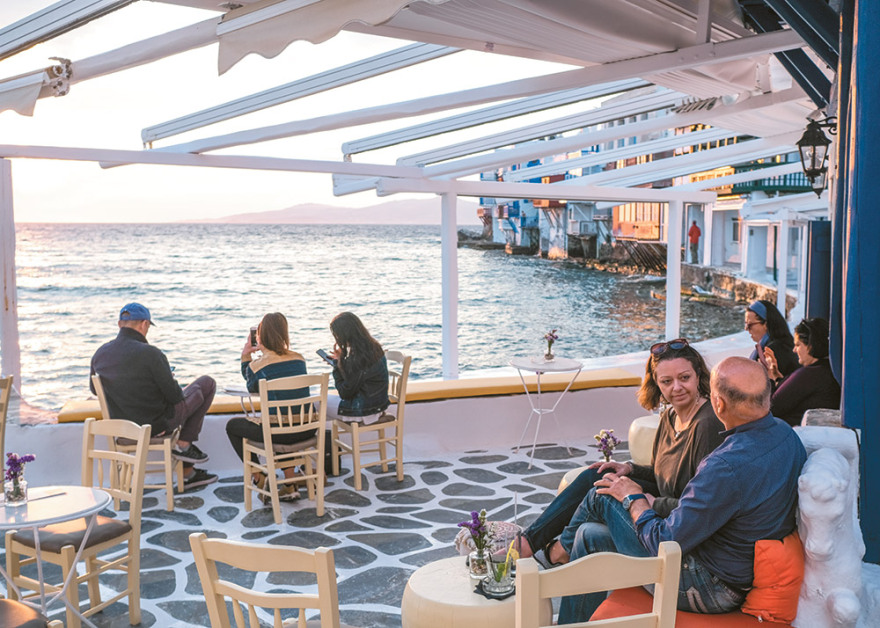 Η Μύκονος την εποχή της πανδημίας: Η xρονιά θα σωθεί μόνο με «χοντρά πορτοφόλια»