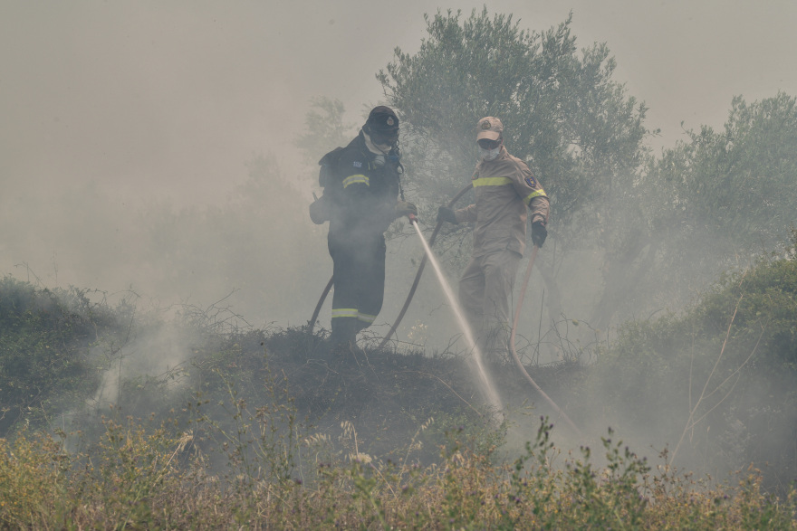 Ηλεία: Μαίνεται η φωτιά στην περιοχή Γραμματικό -  Δεν απειλούνται κατοικημένες περιοχές