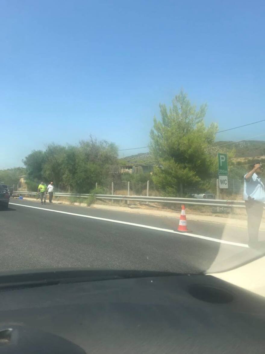 Κίνηση: Αυτοκίνητο πήρε φωτιά στην Εθνική Οδό 