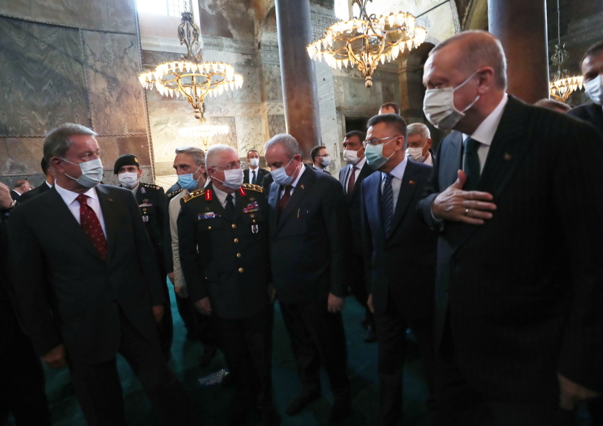 Αγιά Σοφιά: Ο Ερντογάν την ανοίγει όλο το 24ωρο - Παραλήρημα εθνικιστικού φανατισμού το μήνυμα της Αθήνας