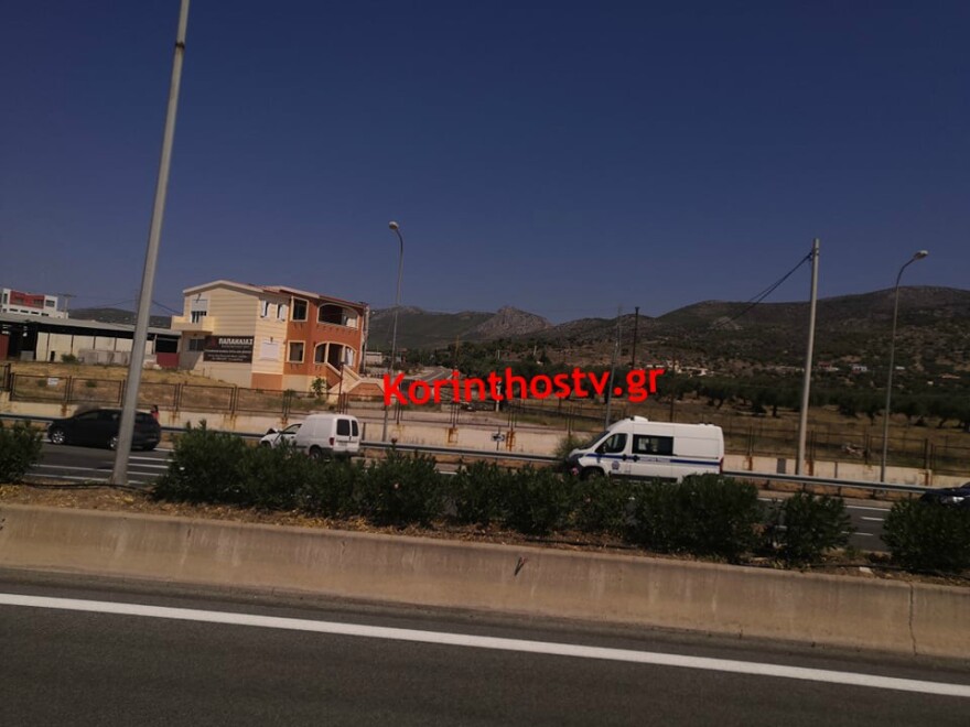 Κίνηση: Αυτοκίνητο πήρε φωτιά στην Εθνική Οδό 