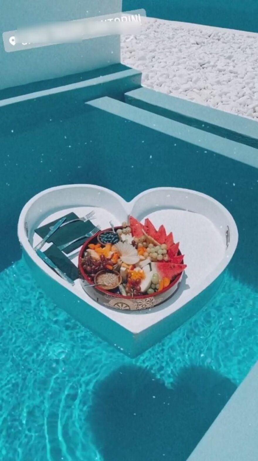 Διακοπές στη Σαντορίνη για την Κατερίνα Καινούργιου