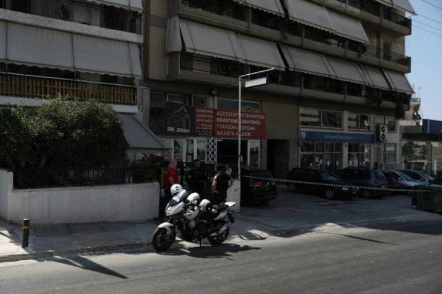 Aπομακρύνθηκε η χειροβομβίδα από το πλυντήριο αυτοκινήτων στο Κερατσίνι