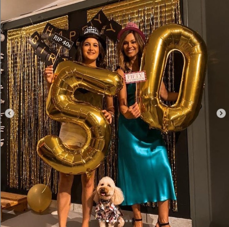  Η Έλλη Κοκκίνου έκλεισε τα 50 και το γιόρτασε με πάρτι έκπληξη