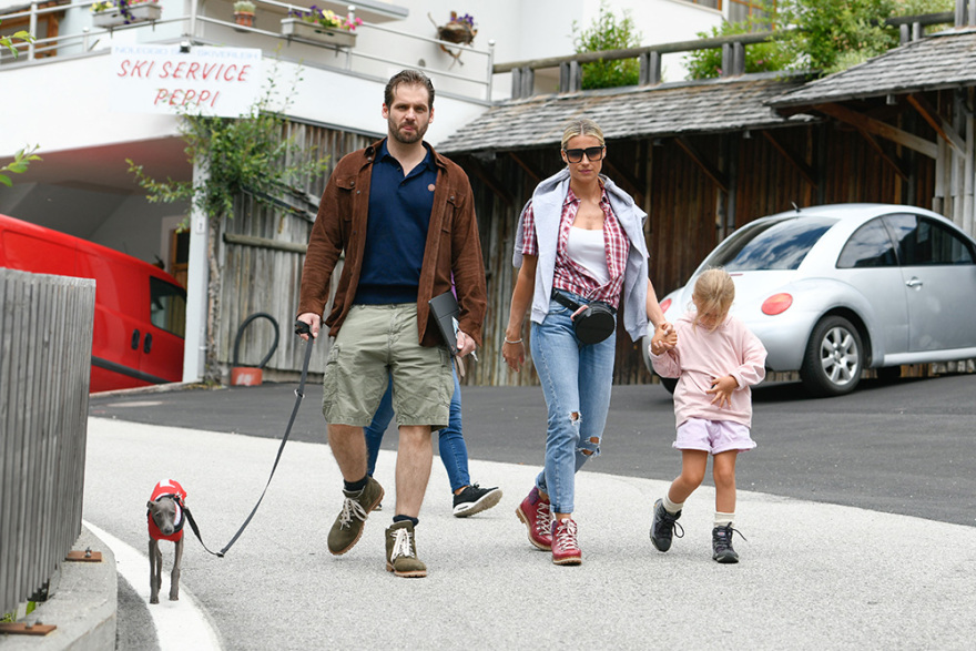 Michelle Hunziker: Η πρώην σύζυγος του Έρος Ραματσότι σε διακοπές με τη νέα της οικογένεια