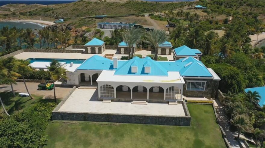 Τζέφρι Επστάιν: Πωλητήριο σε δύο «βίλες των οργίων»