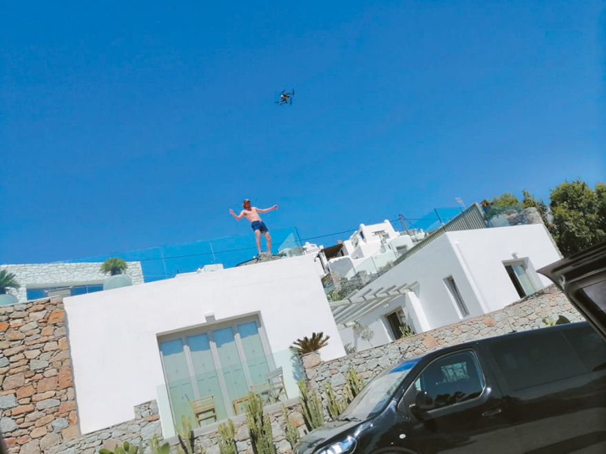 Το Grand Slam του Τσιτσιπά στη Μύκονο με την Ελληνοαμερικανίδα σύντροφό του