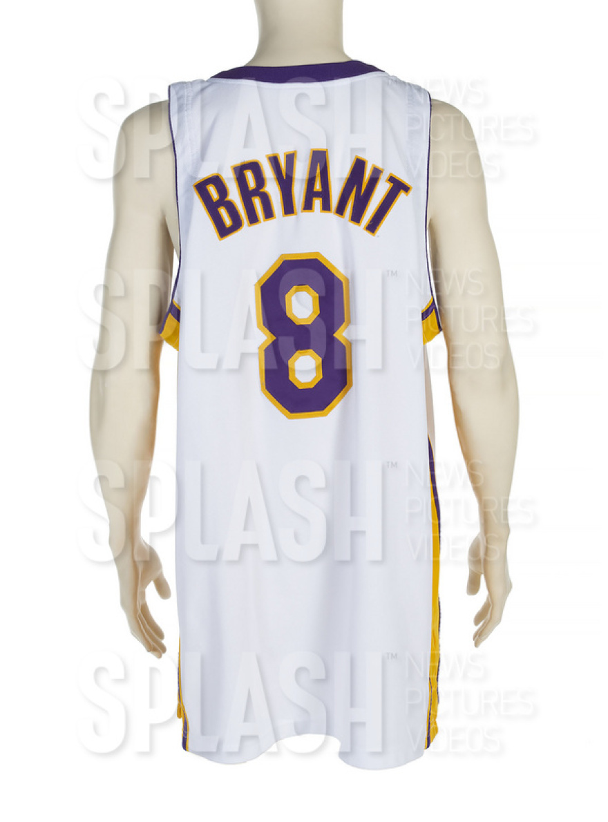 Μαικλ Τζόρνταν: Στις 400.000 δολάρια η πρώτη του φανέλα στους Σικάγκο Μπουλς