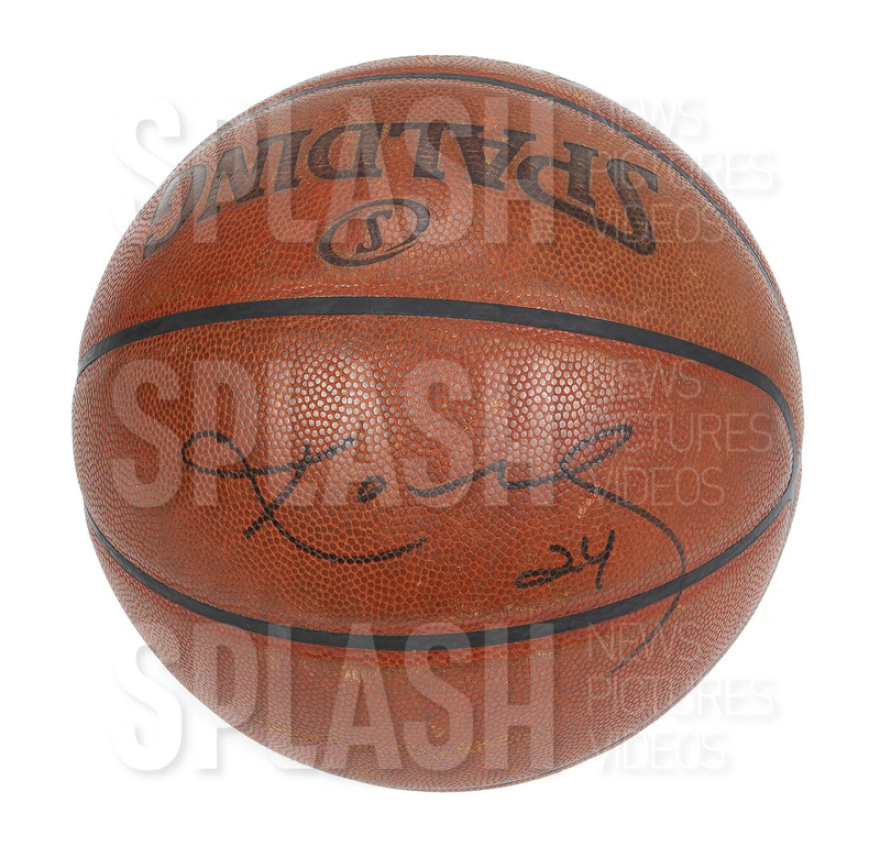 Μαικλ Τζόρνταν: Στις 400.000 δολάρια η πρώτη του φανέλα στους Σικάγκο Μπουλς