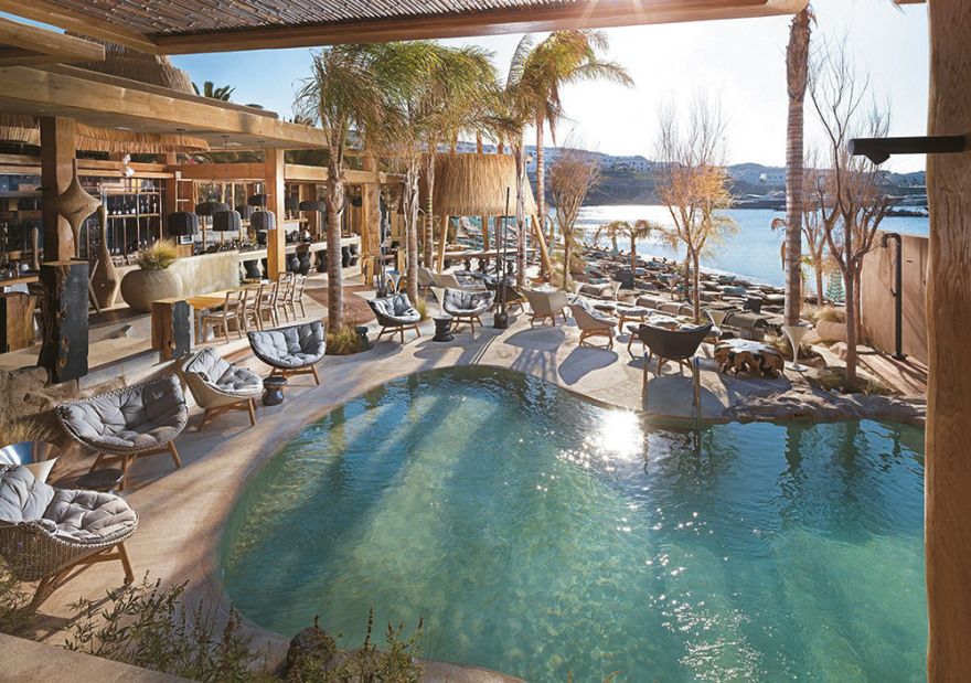 Μύκονος - Nammos Vs Kensho: Πόλεμος με «φράγματα» και εσώρουχα στην Ψαρού