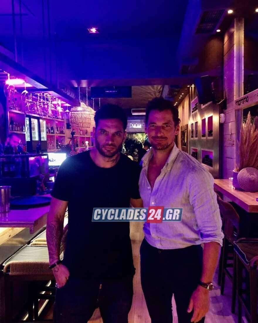 Ντέιβιντ Γκάντι: O πιο hot άντρας του κόσμου κάνει διακοπές στη Σύρο 