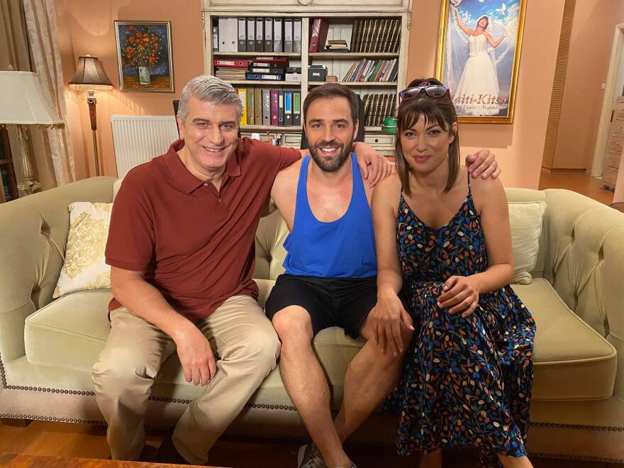 «Μην αρχίζεις τη μουρμούρα»: Φωτογραφίες από τα γυρίσματα των νέων επεισοδίων  