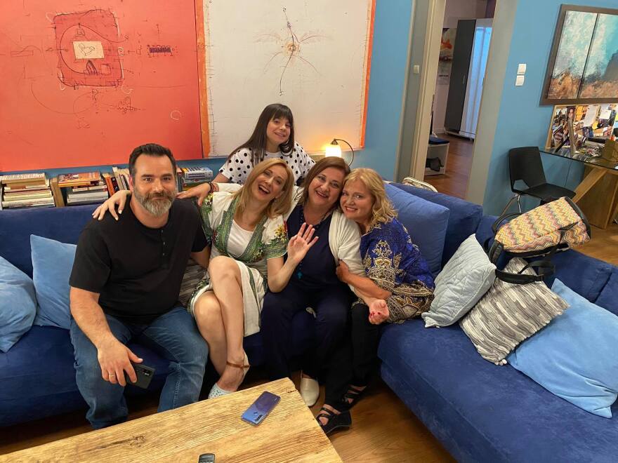 «Μην αρχίζεις τη μουρμούρα»: Φωτογραφίες από τα γυρίσματα των νέων επεισοδίων  