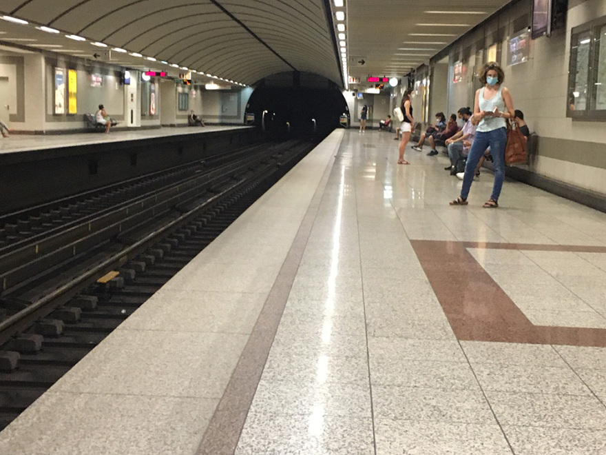 Κορωνοϊός: «Συναγερμός» για τα μέσα μαζικής μεταφοράς - Αυξάνονται τα δρομολόγια, σαρωτικοί έλεγχοι