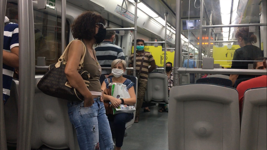 Κορωνοϊός: «Συναγερμός» για τα μέσα μαζικής μεταφοράς - Αυξάνονται τα δρομολόγια, σαρωτικοί έλεγχοι