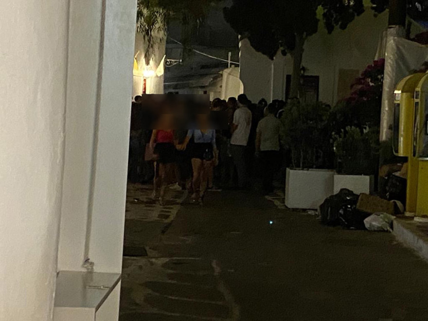 Μύκονος: Συνωστισμός παντού και η κατάσταση ξεφεύγει