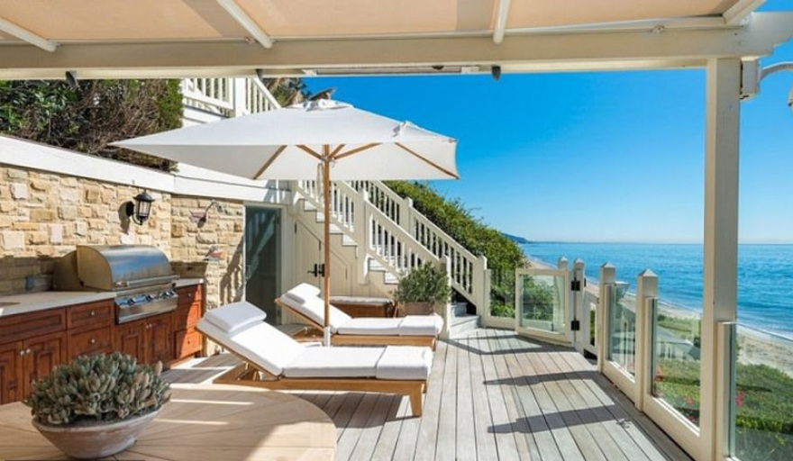 Καρντάσιανς: Διακοπές για μεγιστάνες σε έπαυλη στο Μαλιμπού αξίας 120 εκατ. δολαρίων 