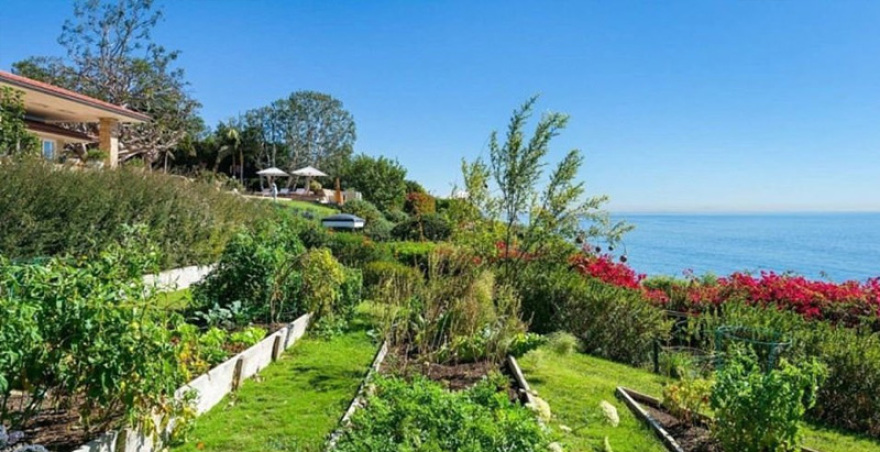 Καρντάσιανς: Διακοπές για μεγιστάνες σε έπαυλη στο Μαλιμπού αξίας 120 εκατ. δολαρίων 