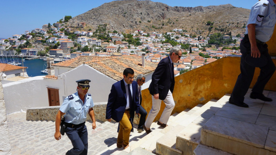 Την Ύδρα επισκέφτηκε ο Αμερικανός πρεσβευτής Τζέφρι Πάιτ