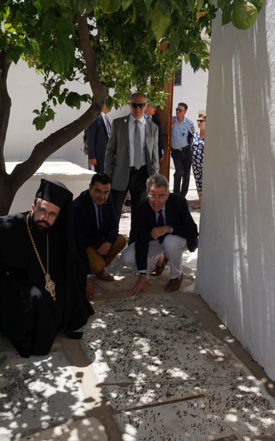 Την Ύδρα επισκέφτηκε ο Αμερικανός πρεσβευτής Τζέφρι Πάιτ