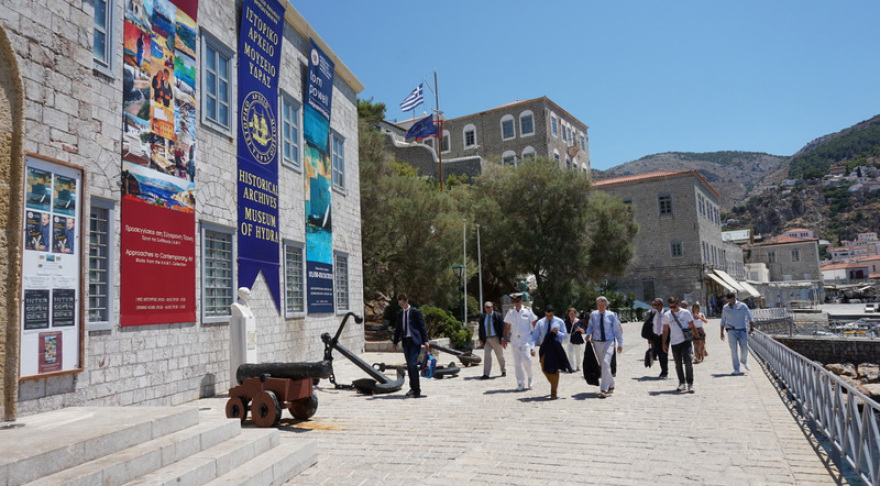 Την Ύδρα επισκέφτηκε ο Αμερικανός πρεσβευτής Τζέφρι Πάιτ